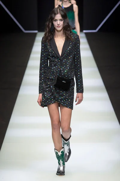 Look 75